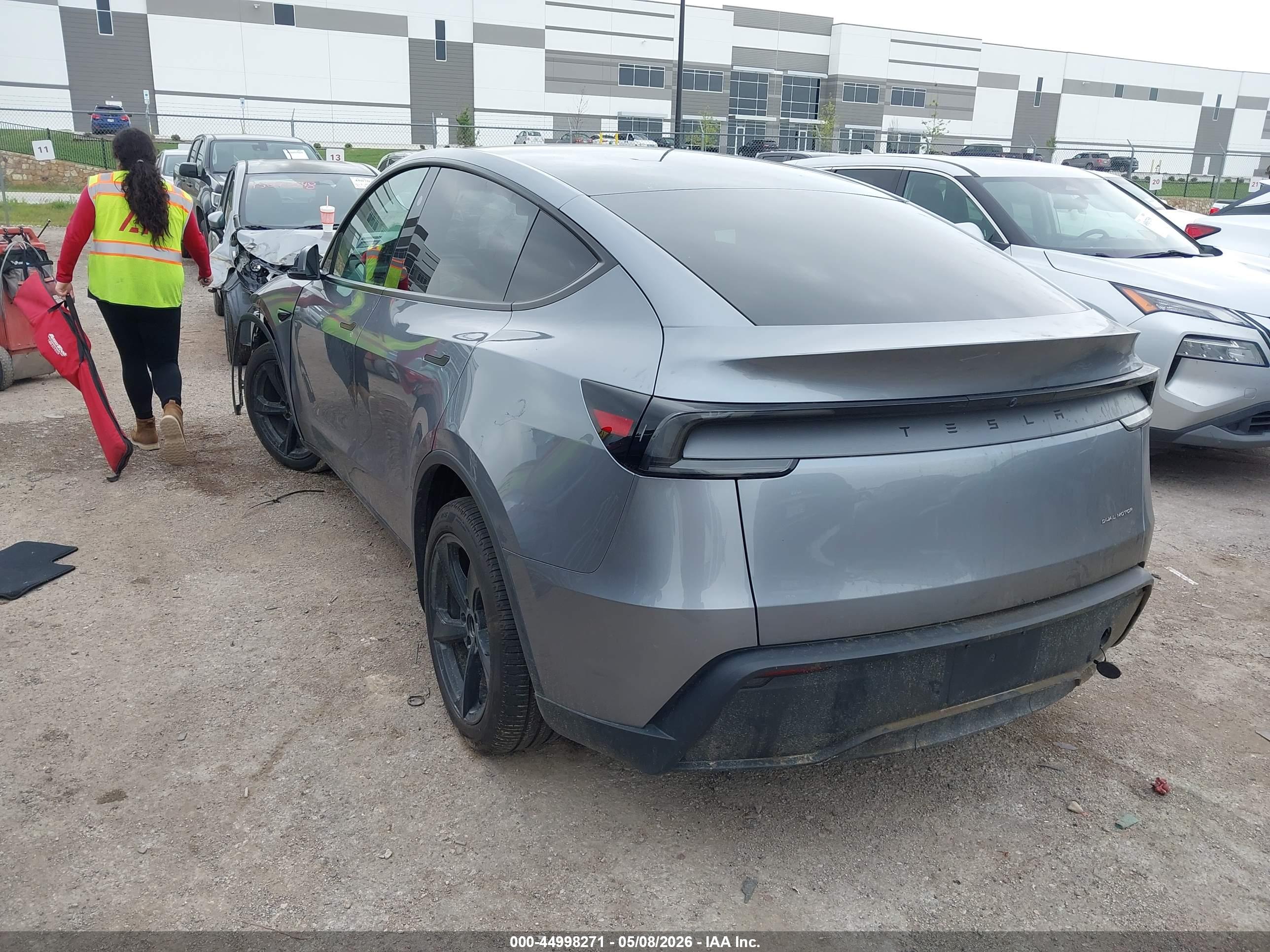 2026 TESLA Model Y — VIN 7SAYGDEE3TA454744 — photo 3